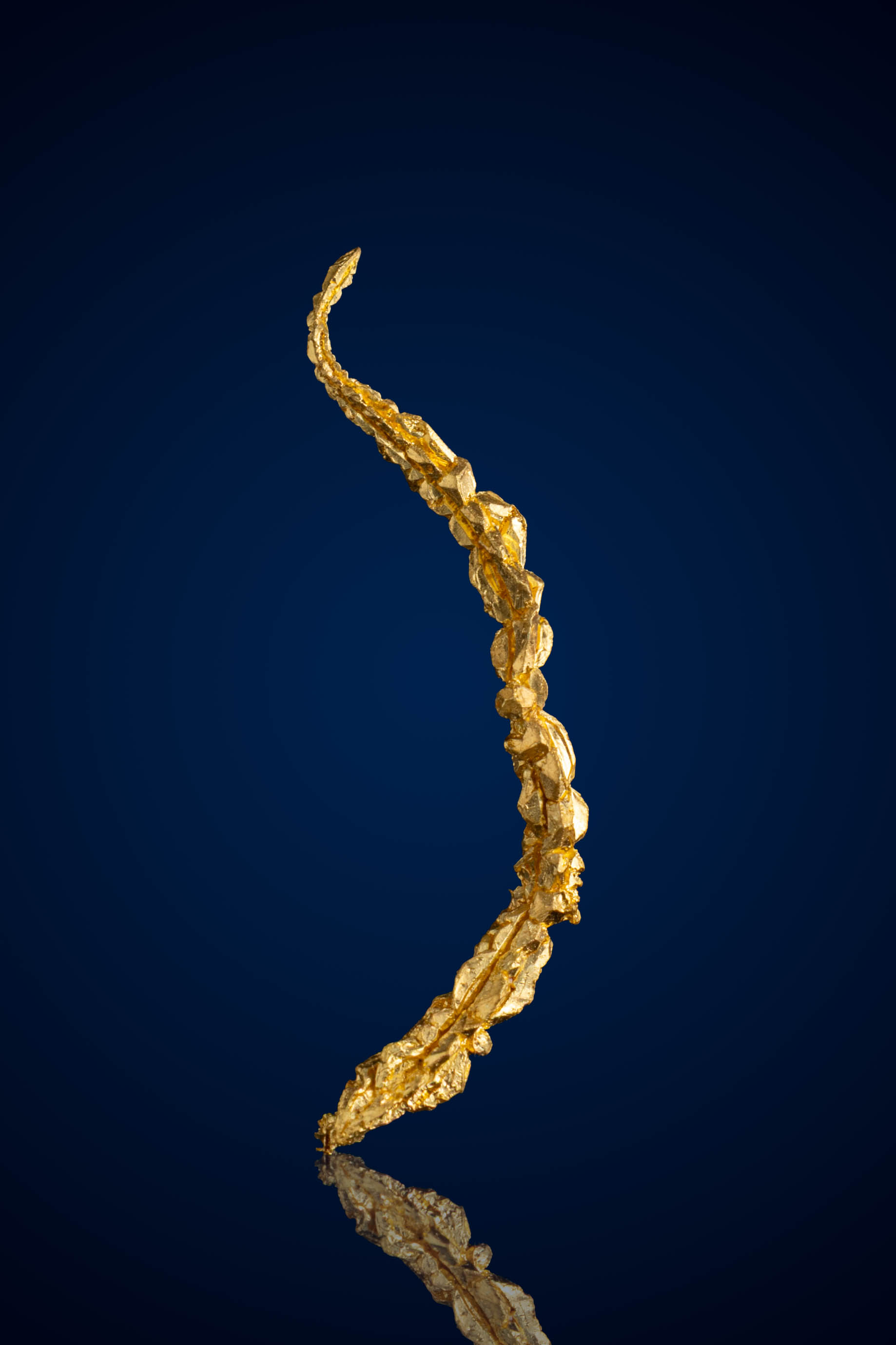 (image for) Curvy, Exquisite Natural Gold Nugget - Morocco - 0.76 grams